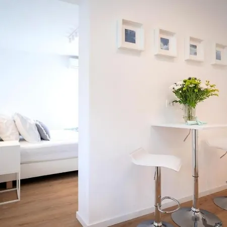 Апартаменты Blue Lagoon House Хвар